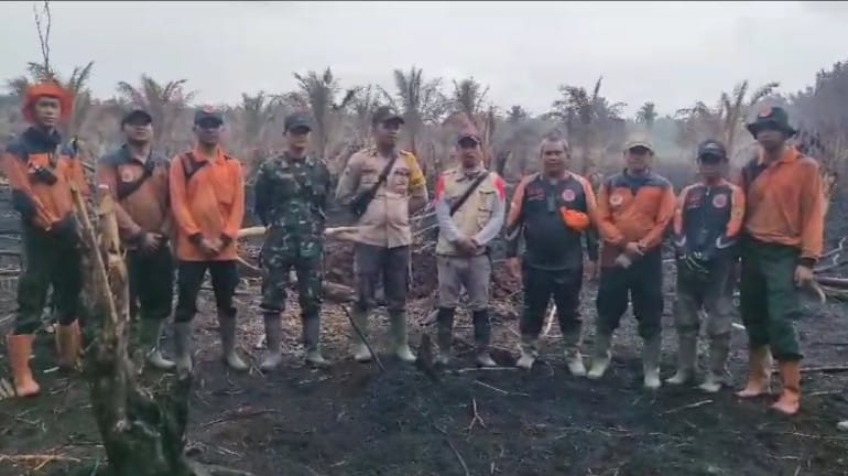 Babinsa Koramil 03/Tpl  Menyampaikan Kepada Masyarakat Untuk Jaga Lahan dan Hutan Dari Kebakaran