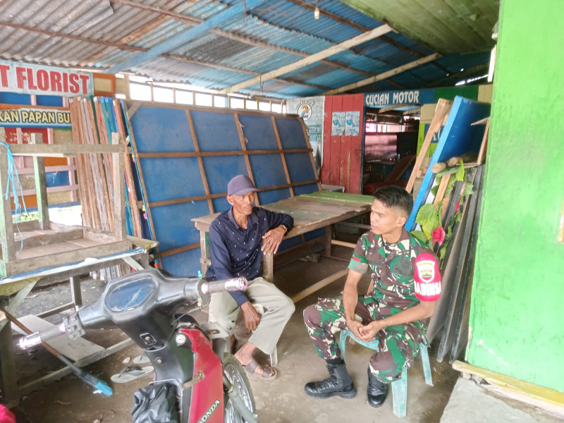 Bersama Pemuda, Koramil 07/Reteh Jalin Kedekatan Guna Ciptakan Hubungan Yang Harmonis