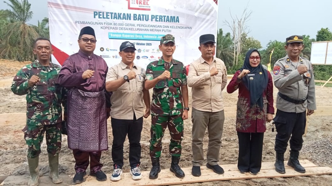 Dandim 0314/Inhil Pimpin Peletakan Batu Pertama Gerai dan Pergudangan Koperasi Desa Kelurahan Merah Putih