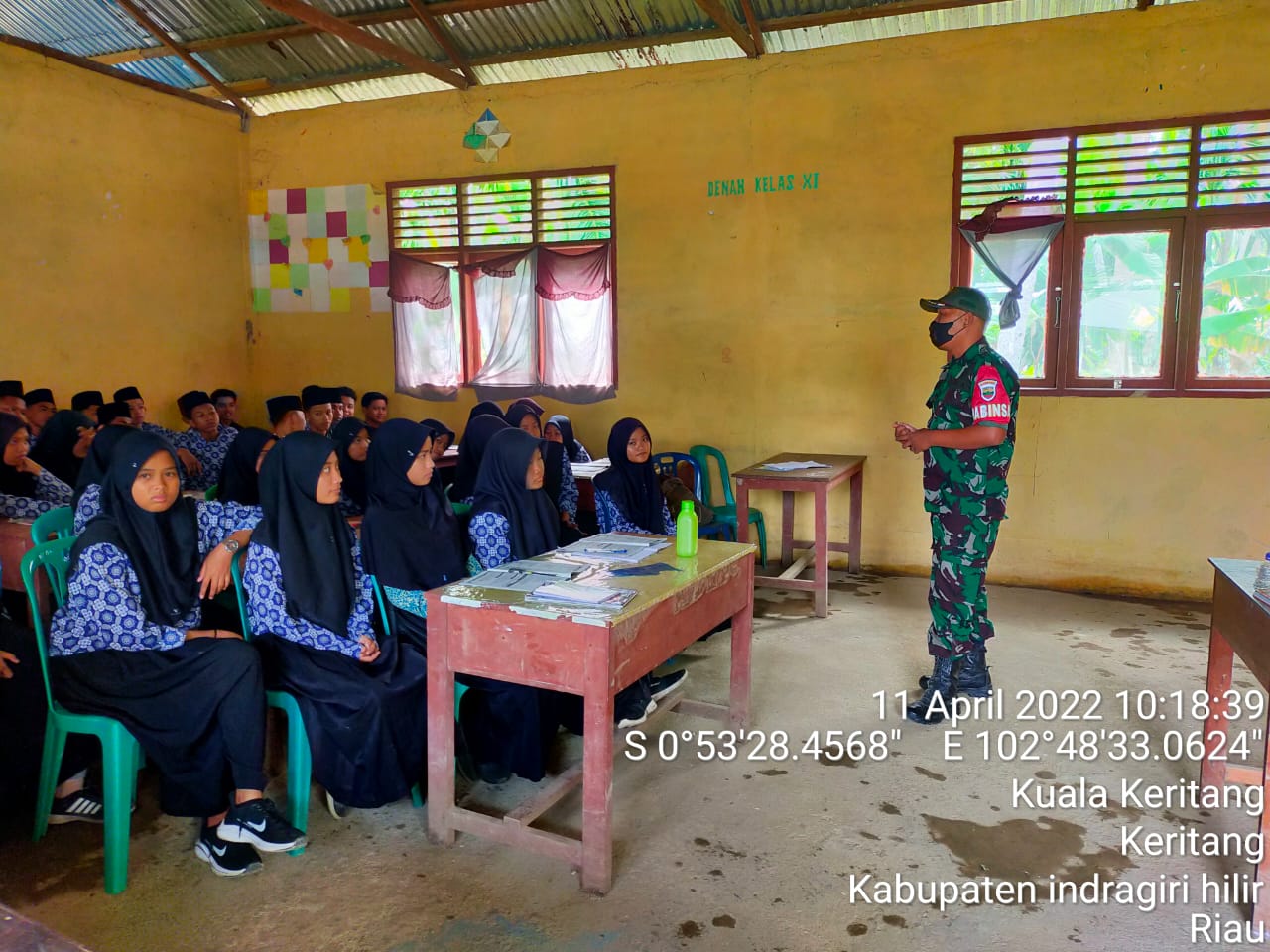 Rutin Lakukan Komsos Oleh Babinsa Koramil 09/Kemuning Kopda Nasrianto Dalam Rangka Sosialisasi