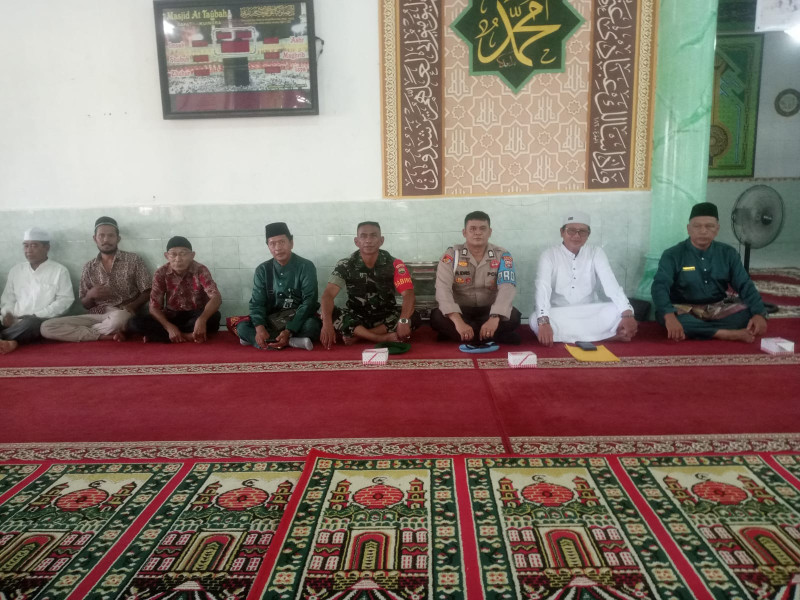 Babinsa Koramil 04/Kdr Hadiri Pelepasan Calon Jemaah Haji Bersama Unsur Porkompincam