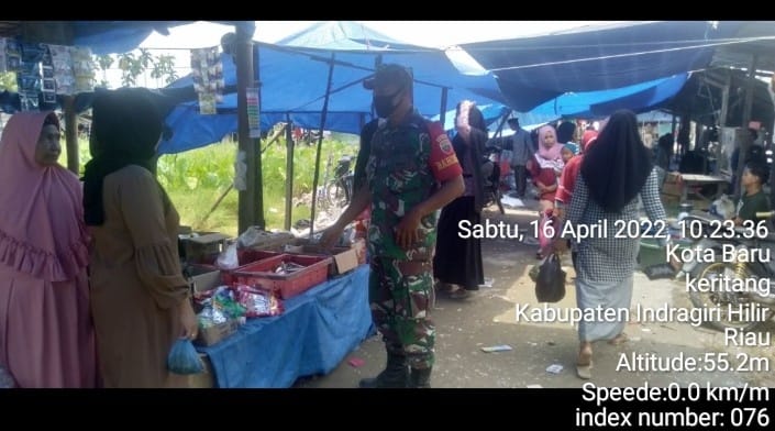 Kegiatan Sosialisasi dan Penegakan Disiplin Prokes Oleh Personel Koramil 09/Kemuning