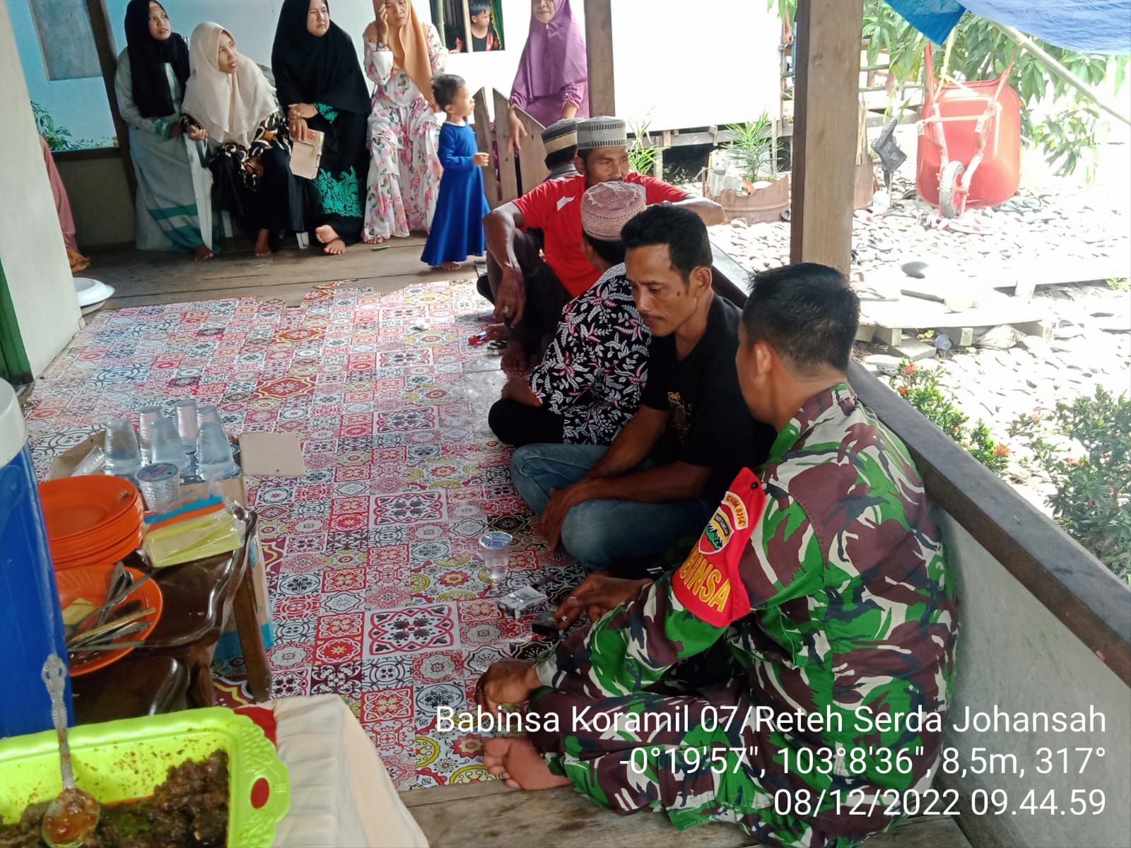 Babinsa Koramil 07/Reteh Menghimbau Warga Agar Tetap Menjaga Lahan dan Hutan