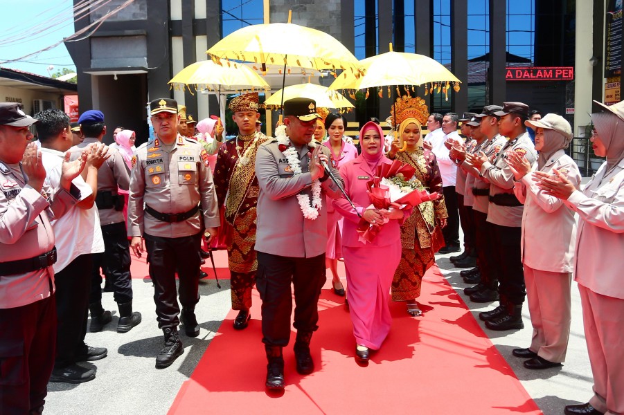 Kapolda Kepri lrjen Pol Asep Safrudin Bersama Ketua Bhayangkari Daerah Kepri Laksanakan Kunjungan Kerja Ke Kabupaten Karimun
