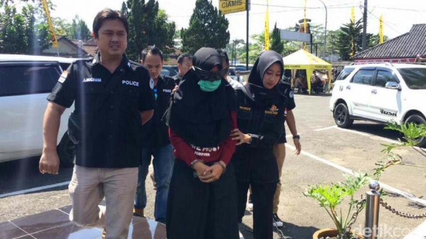 Oalah...! Wanita Ini Selundupkan Sabu Dalam Kue Semprong 