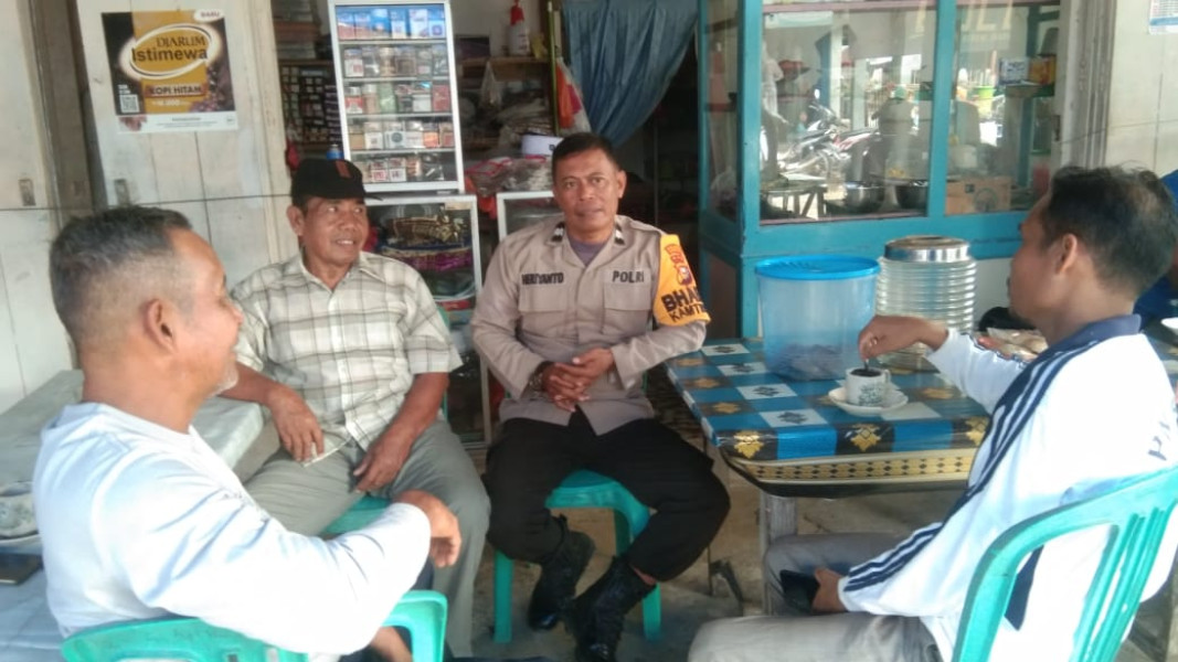 Bhabinkamtibmas Desa Teluk Merbau Aiptu Heriyanto Melaksanakan Sambang Warga dan Menyampaikan Pesan Kamtibmas