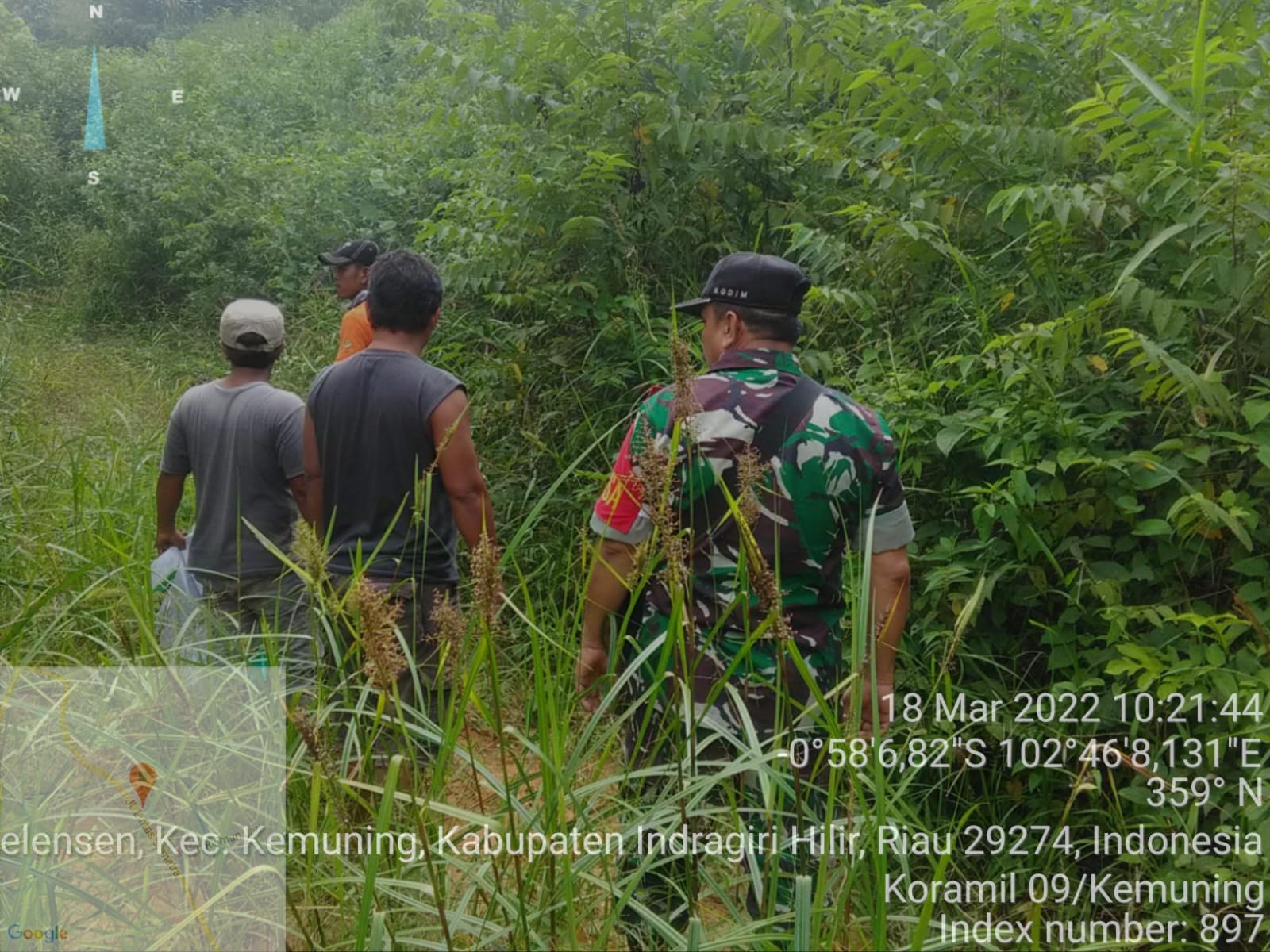 Babinsa Koramil 09/Kemuning Rutin Laksanakan Patroli Karhutla Guna Mencegah Kebakaran