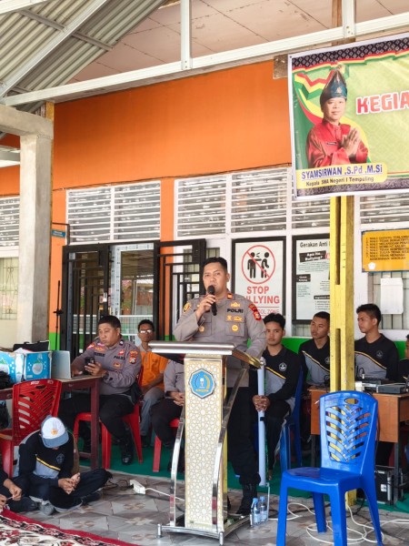 Polsek Tempuling Gelar Sosialisasi Green Policing dan Pencegahan Kenakalan Remaja di SMA Negeri 1 Tempuling