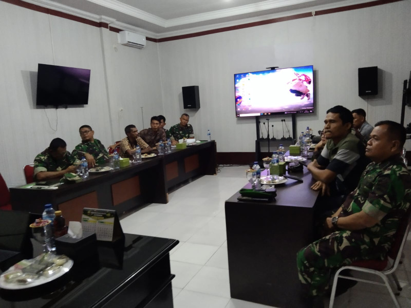 Wujudkan Kebersamaan, Babinsa Serda Johansah Laksanakan Rapat Hampangan Bersama Dandim