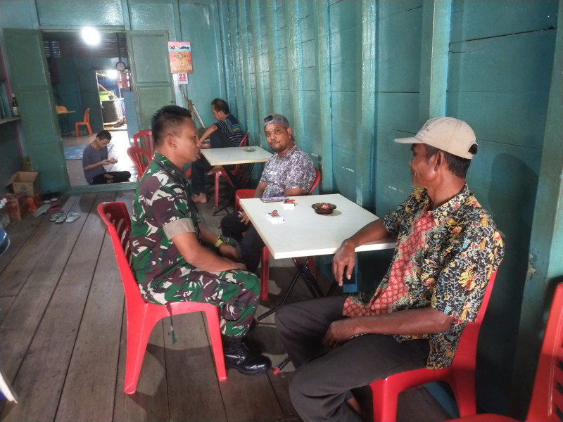 Babinsa Koramil 04/Kuindra Ingatkan Warga Untuk Terus Berhati-hati Jika Meninggalkan Rumah