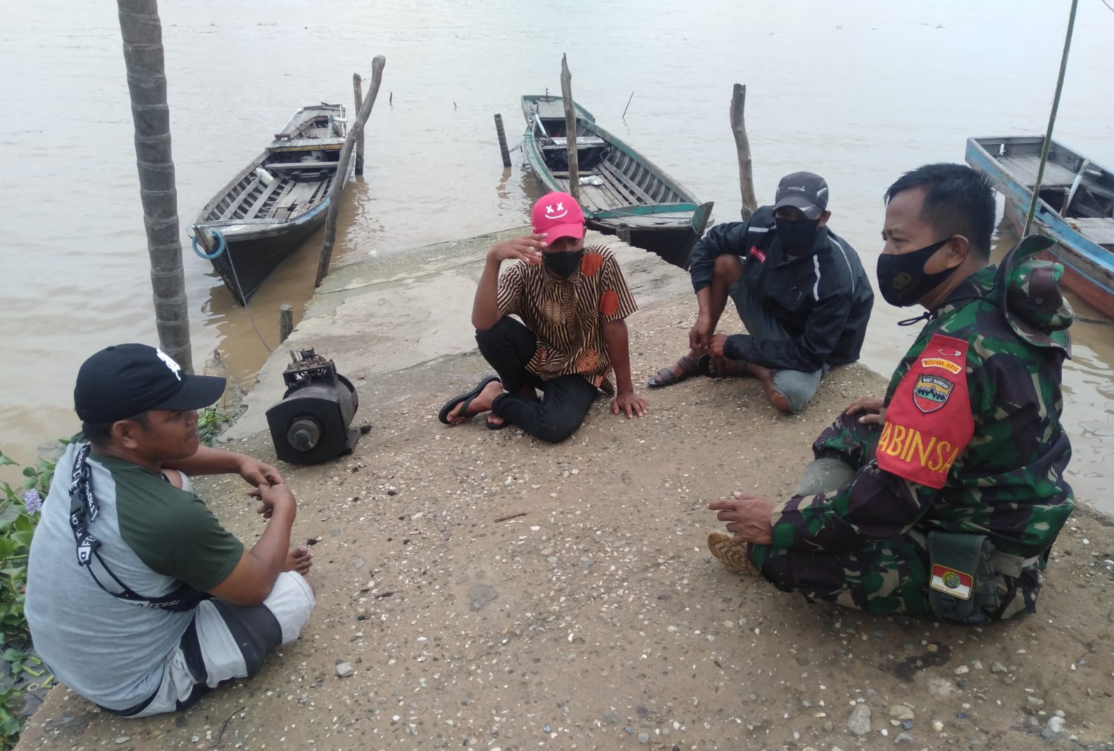 Ciptakan Keakraban, Babinsa Koramil 04/Kuindra Komsos dengan Warga Binaan