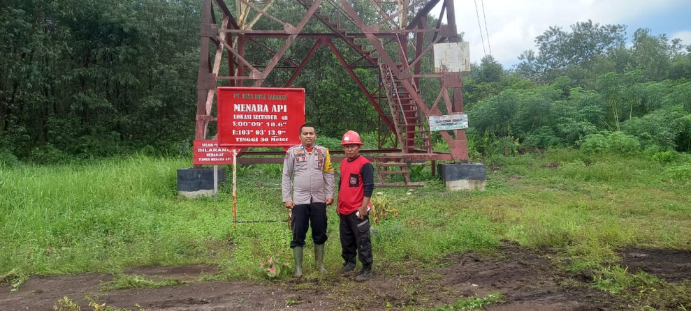 Mencegah Terjadinya Karhutla, BhabinKamtibmas Brigadir Sebi Kurniawan Berikan Himbauan Kepada Masyarakat Binaan