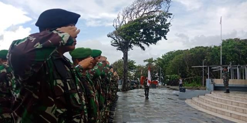 Sambut HUT Ke-73, TNI Gelar Pawai Bendera dari Sabang hingga Merauke