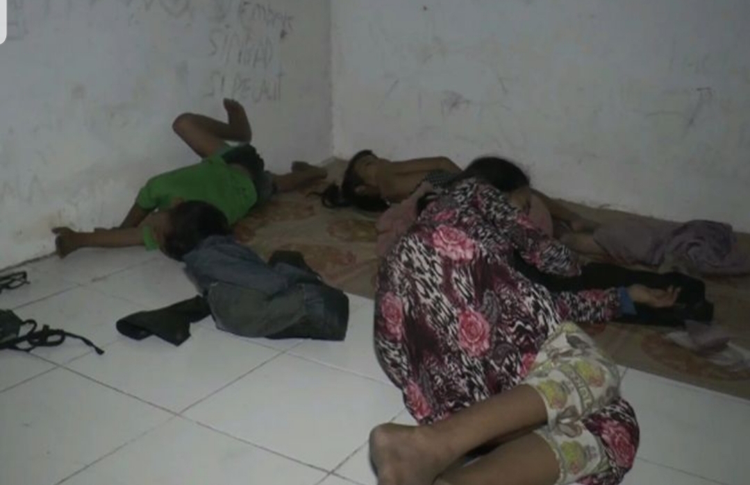 Suaminya Kehilangan Pekerjaan, Ibu Hamil dan Tiga Balita Lemas dan Pucat karena Kelaparan Suaminya Kehilangan Pekerjaan, Ibu Hamil dan Tiga Balita Lemas dan Pucat karena Kelaparan