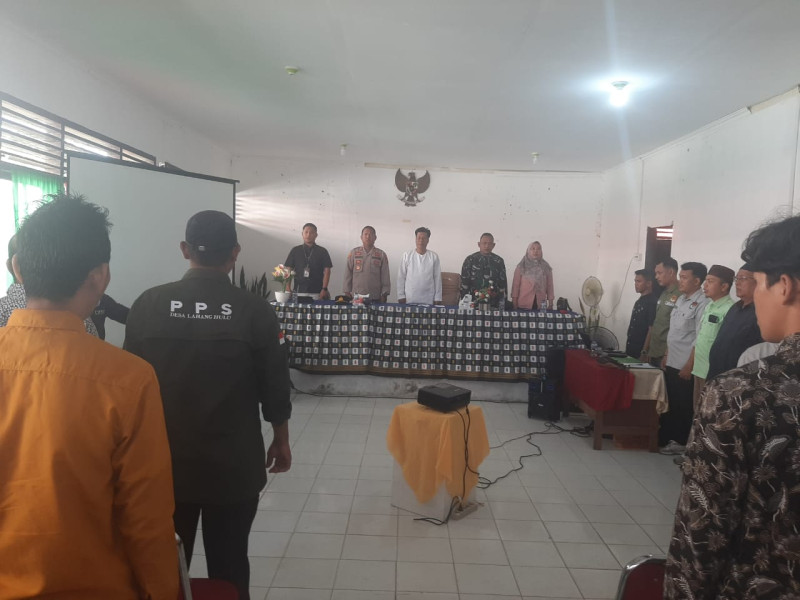 Kapolsek Gaung Iptu Andrianto, SH. MH Menghadiri Acara Rapat Pleno Terbuka di Kantor Camat Gaung