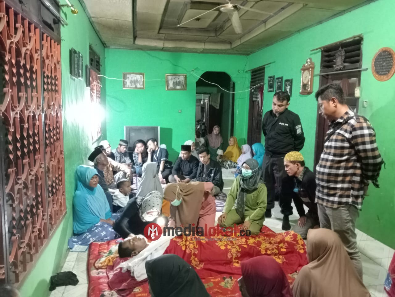 Pulang Sekolah, Anak Korban Terkejut Lihat Ayahnya Tergantung dan Tak Bernyawa di Dalam Kamar