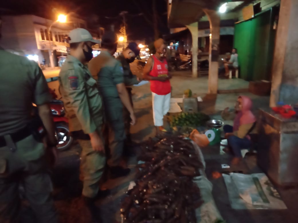 Penertiban PKL Malam Hari di Jalan Sudirman Tembilahan, Satpol PP Terus Gencar