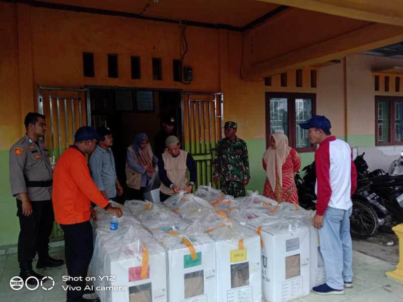 Babinsa Koramil 03/Tpl Kawal Pengembalian Kotak Suara Ke Kecamatan