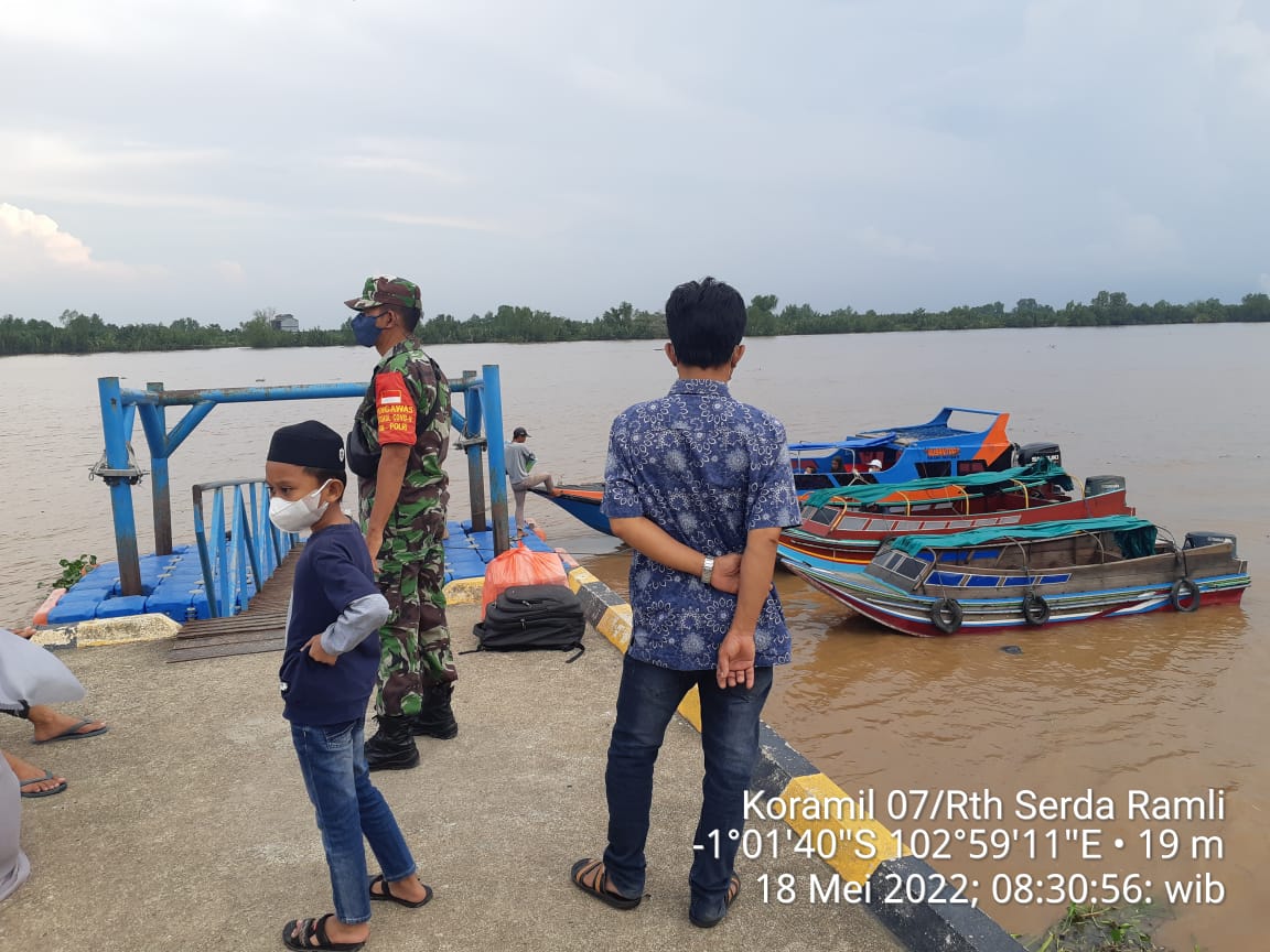 Himbauan Kepada Warga Agar Selalu Mematuhi Prokes Yang Disampaikan Babinsa Koramil 07/Reteh