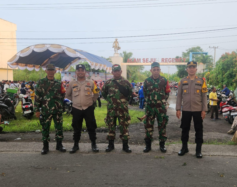 Polri dan TNI Amankan Kampanye Calon Gubernur Riau dan Calon Bupati Inhil di Kecamatan Kempas