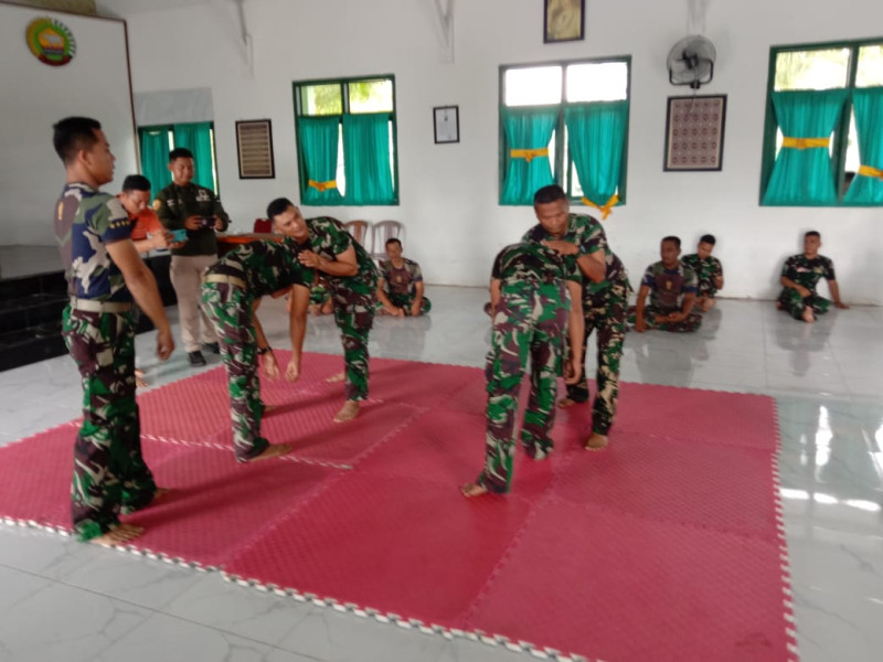 Personel Koramil 03/Tpl Lakukan Latihan Beladiri Taktis Yang di Gelar Kodim 0314/Inhil