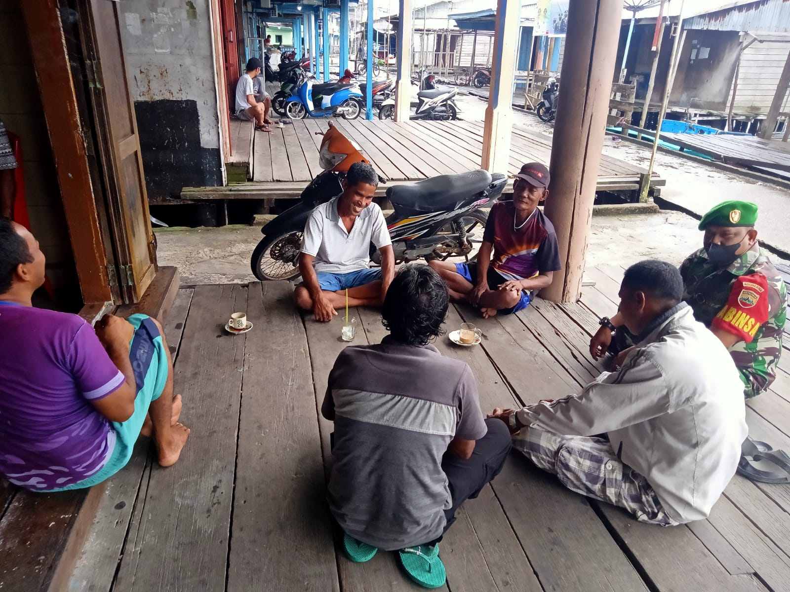 Babinsa Koramil 04/Kuindra Rutin Turun ke Wilayah Binaan Guna Lakukan Komsos