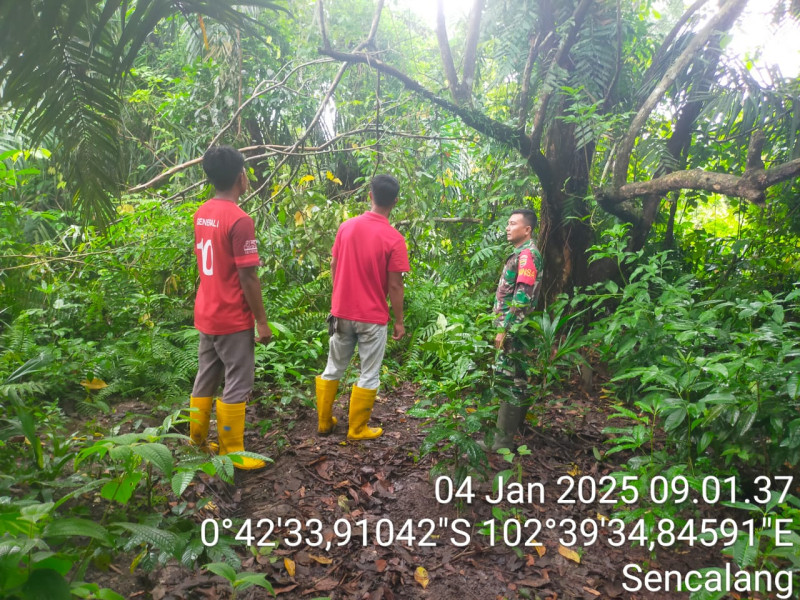 Koramil 09/Kemuning Lakukan Patroli dan Sosialisasi Karhutla