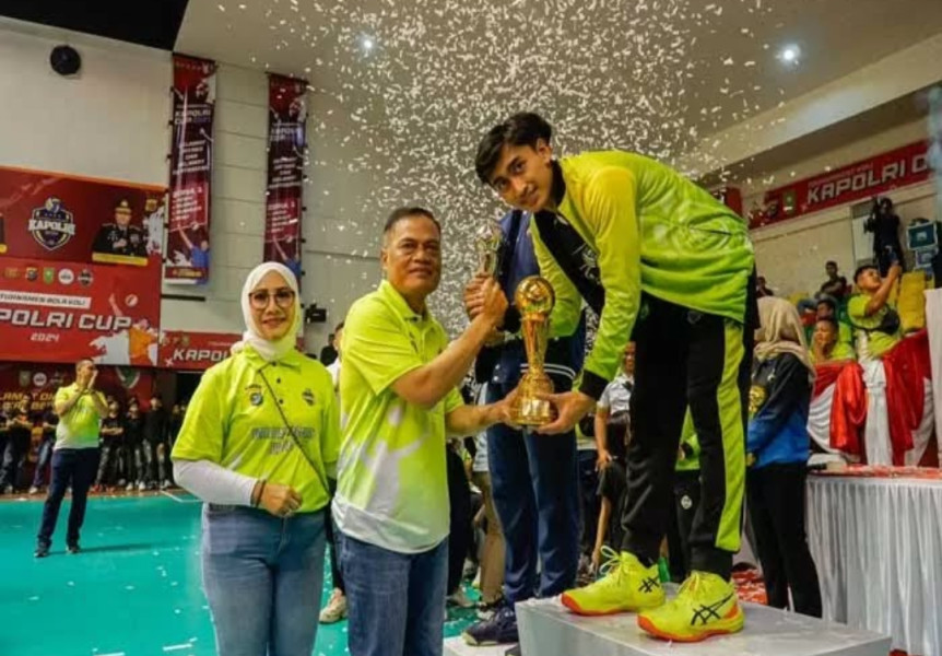 Wakapolda Riau Tutup Turnamen Bola Volly Kapolri Cup 2024 Zona I