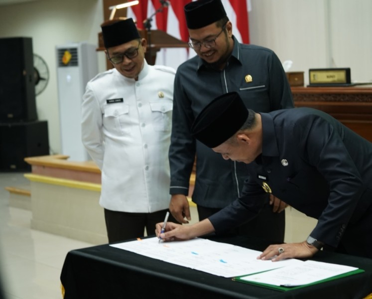 Bupati Inhil Hadiri Paripurna DPRD, APBD Inhil 2026 Resmi Disahkan