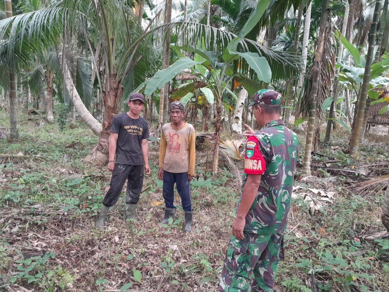 Babinsa Koramil 07/Reteh Laksanakan Patroli Tapal Batas di Sebrang Pulau Kijang