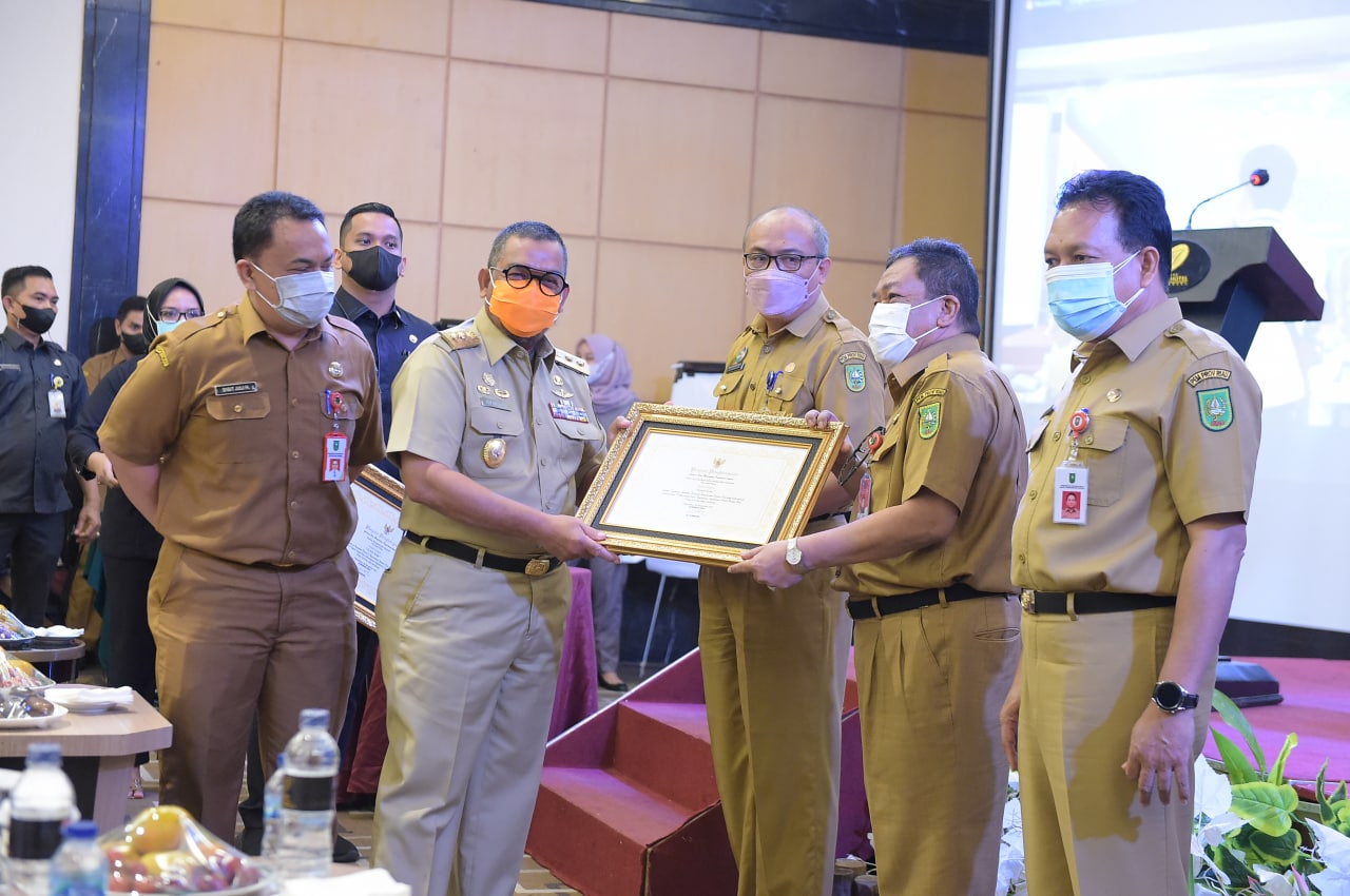 Diskominfotik Riau Raih Penghargaan Sebagai Organisasi Perangkat Daerah (OPD)