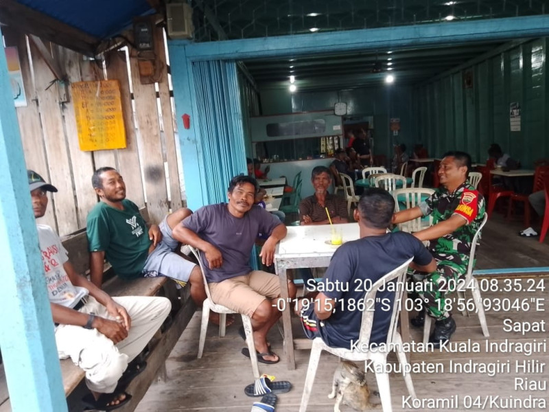 Ciptakan Kerukunan di Binaan Bersama Babinsa Koramil 04/Kuindra Melalui Komsos