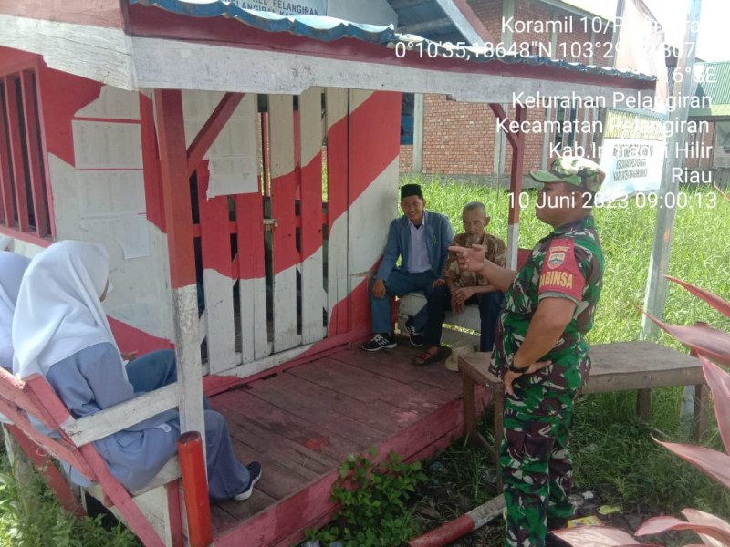 Komsos Bersama Pelajar, Babinsa Koramil 10/Pelangiran Ingatkan untuk Jauhi Narkoba dan Hindari Pergaulan Bebas