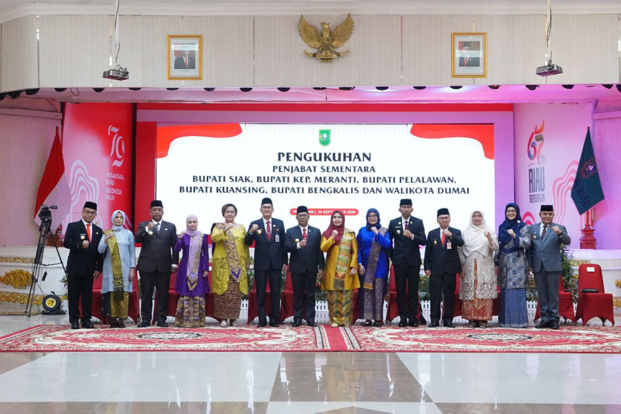 Pj Gubri Resmi Mengukuhkan Enam Pjs Kepala Daerah