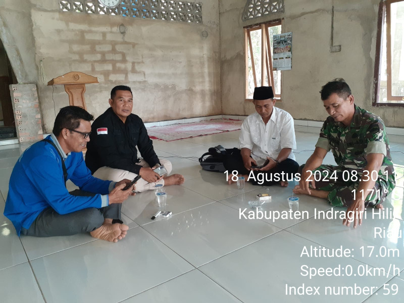 Dengan Komsos, Babinsa Pelda Nofiandi Terus Jalin Silaturahmi dan Kebersamaan