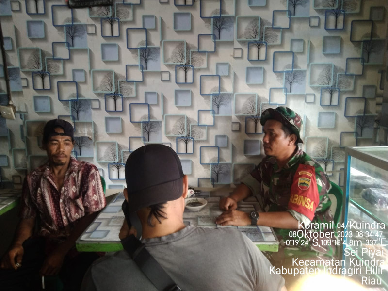 Tanamkan Cinta Tanah Air, Babinsa Koramil 04/Kuindra Ajak Masyarakat Untuk Hidup Bermasyarakat