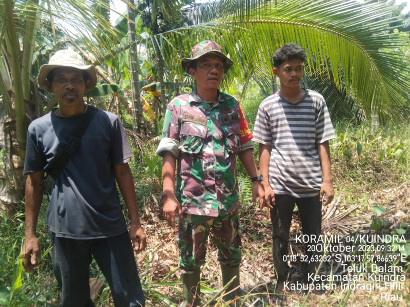 Babinsa Koramil 04/Kuindra Turun Ke Wilayah Untuk Melihat Perkembangan Situasi