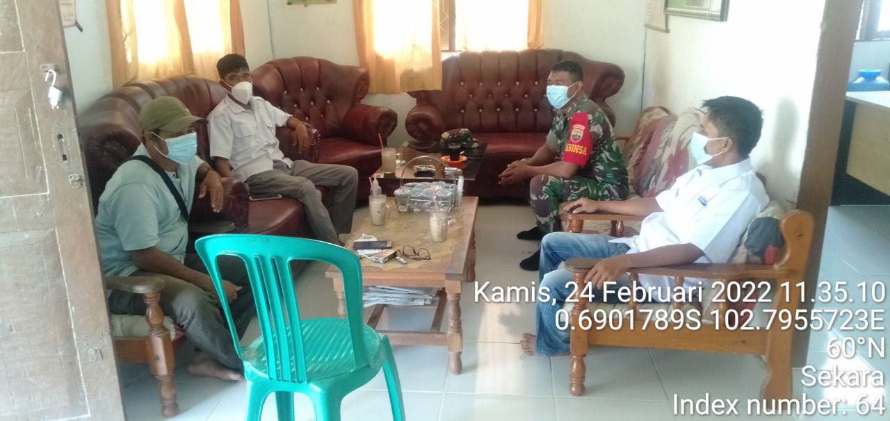 Komunikasi Sosial Bersama Warga Yang Dilakukan Oleh Babinsa Koramil 09/Kemuning