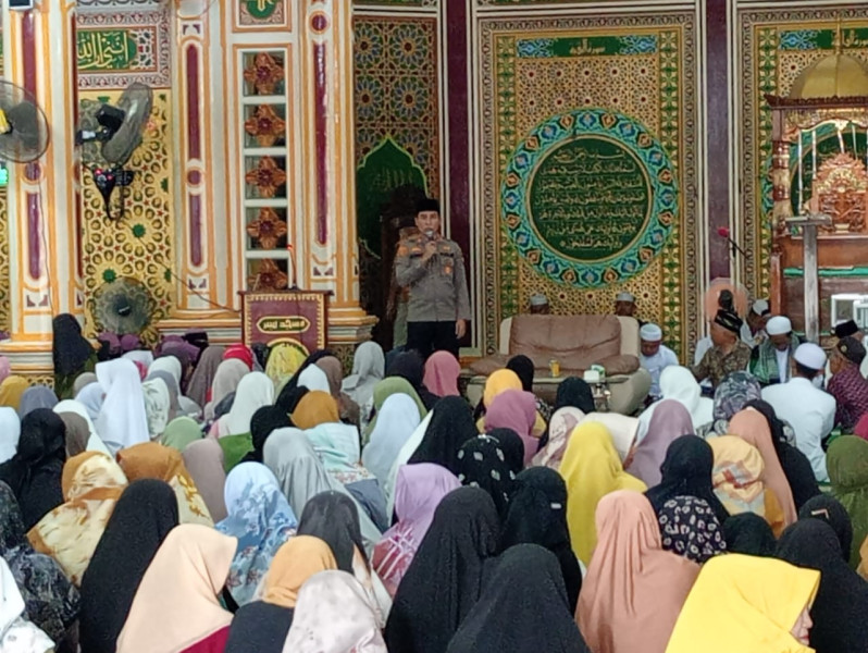 Kapolsek Kempas hadiri Peringatan Isra' Mi'raj Nabi Muhammad SAW, Ajak Warga Ciptakan Pemilu Damai 2024