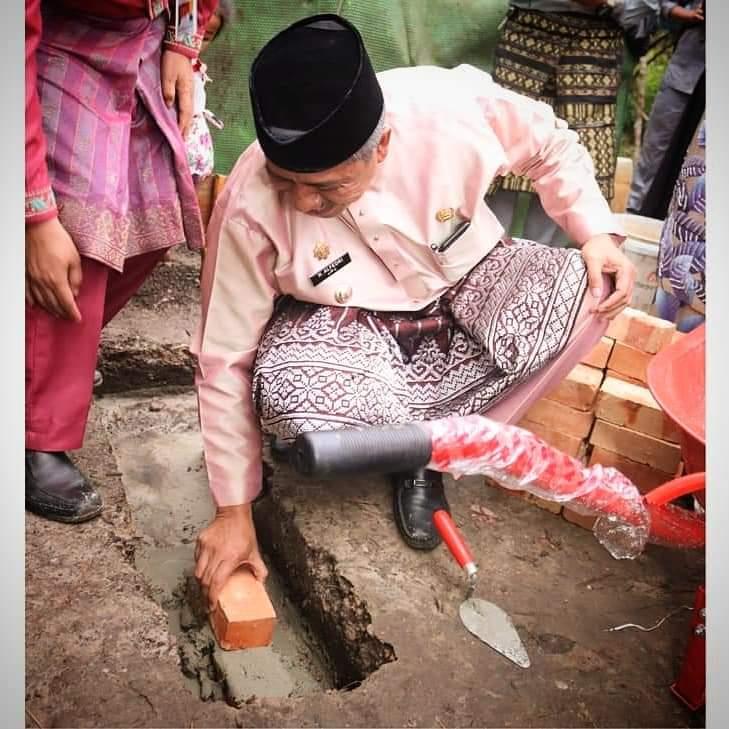Bupati Siak Alfedri Letak Batu Pertama Rumah Amir Warga Tanjung Agung, Mempura