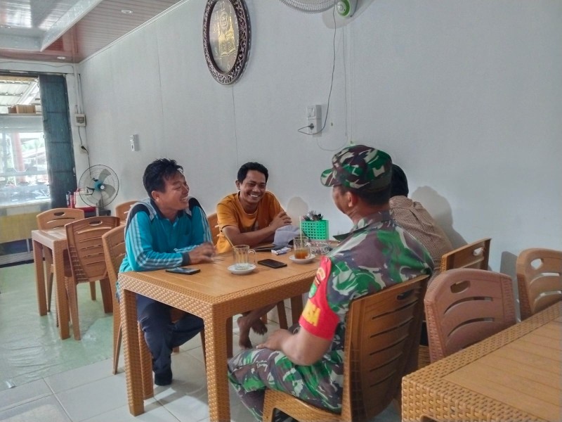Babinsa Koramil 07/Reteh Laksanakan Pengawasan SDM dan Silahturahmi dengan Warga Binaan