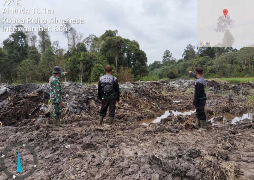 Rutinitas Pelaksanaan Patroli Konsesi Mitigasi Babinsa 05/Gas Kopda Ridho di Dampingi Masyarakat dan Security