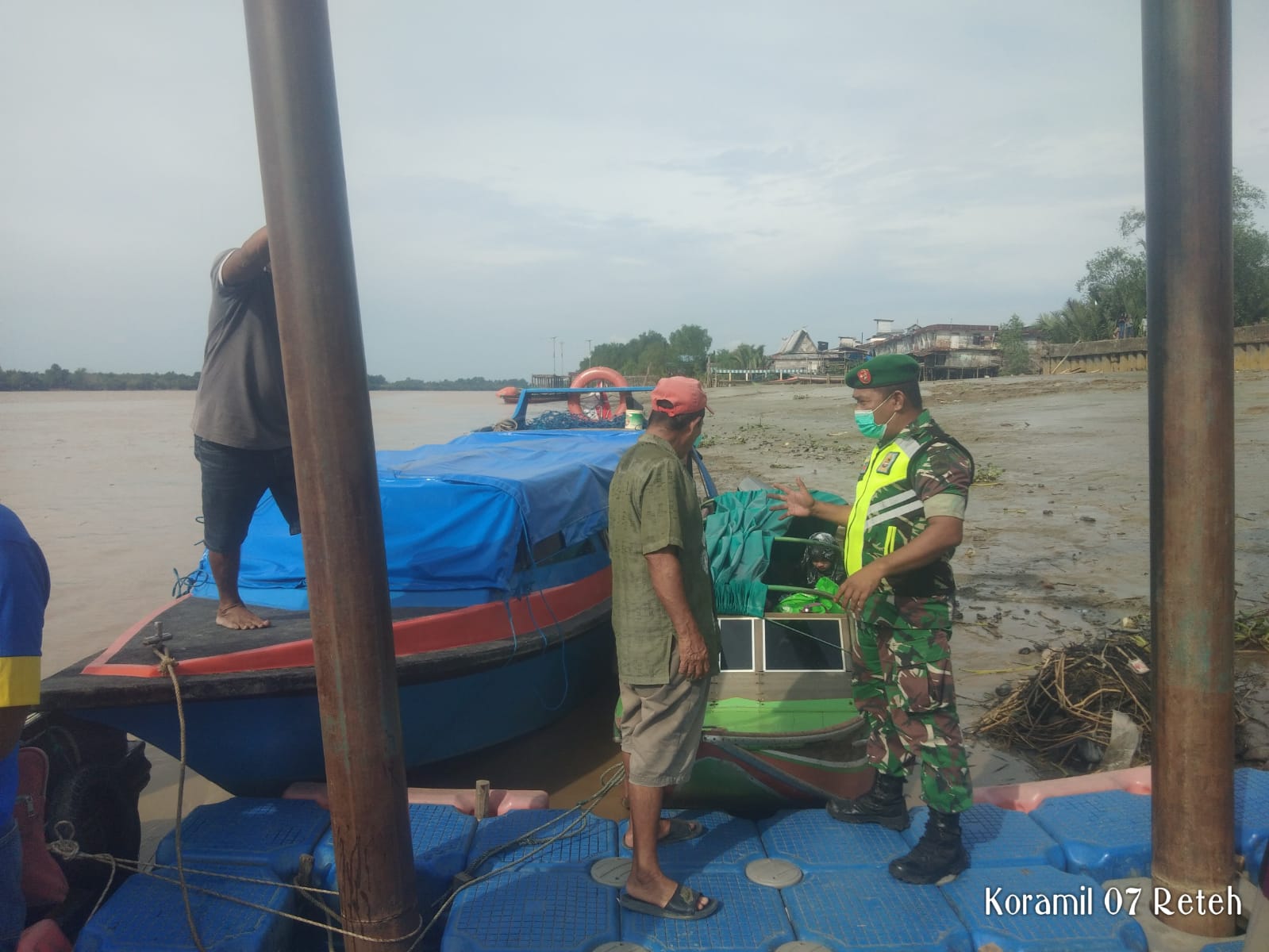 Babinsa Koramil 07/Reteh Rutin Turun Ke Wilayah Untuk Lakukan Patroli Karlahut