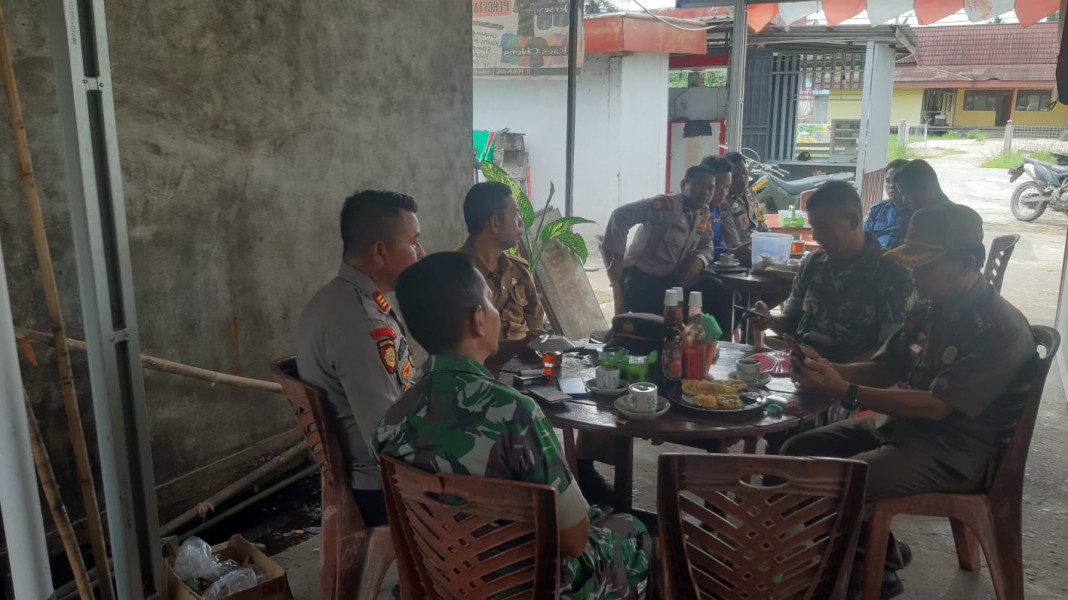 Koramil 07/Reteh Bersama Polri Ciptakan Pemilu Damai Tahun 2024