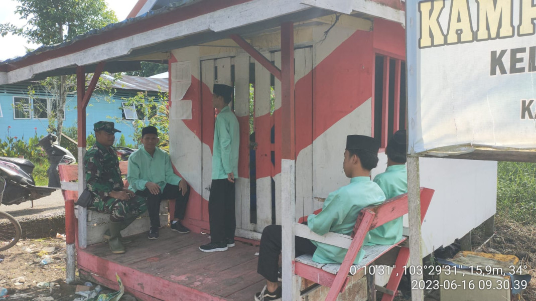 Babinsa Koramil 10/Pelangiran Mensosialisasikan Salam Pancasila Kepada Masyarakat dan Para Remaja di Wilayah Binaan