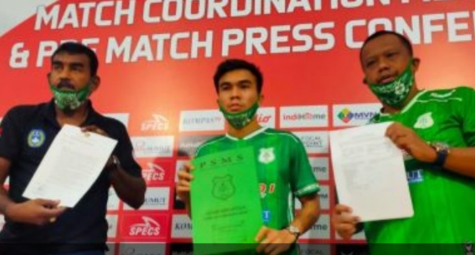 Paulo Sitanggang Sah Berkostum Ayam Kinantan   