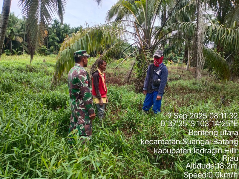 Kopda Irawan Laksanakan Patroli Karhutla Bersama Masyarakat Desa