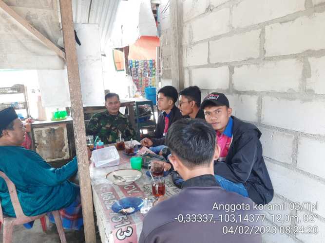 Melalui Komsos, Babinsa 03/Tpl Motivasi Anak – Anak Muda di Kampung Binaan