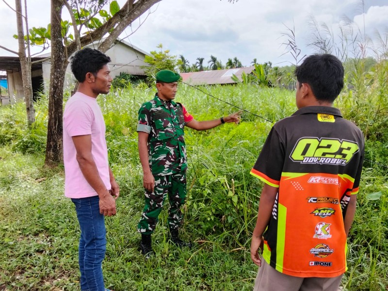 Antisipasi Kebakaran Disaat Kemarau, Babinsa Koramil 04/Kuindra Rutin Lakukan Patroli dan Sosialisasi