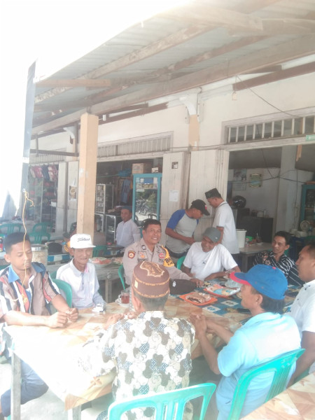 Humanis Aiptu Heriyanto Rutin Laksanakan Sambang Masyarakat  dan Sampaikan Pesan Kamtibmas